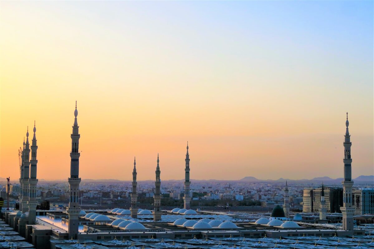 Tajemnice Arabii Saudyjskiej: Odkrywając życie codzienne w Królestwie Pustyni