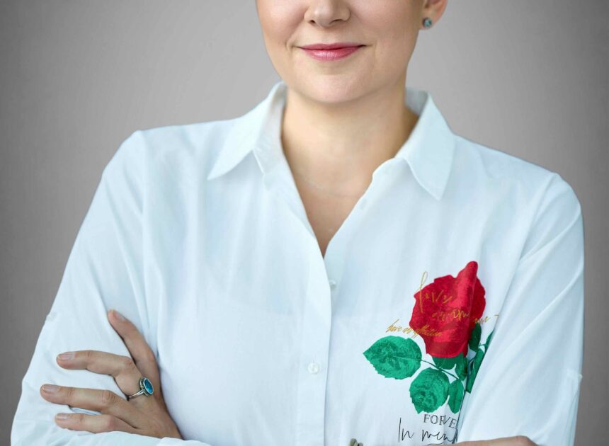 Szycie wraca do łask – Popularne hobby Polaków, które łączy potrzebę tworzenia, relaks i technologię