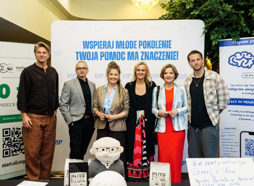 Sztuka niesie pomoc – Artyści dla Młodego Pokolenia na jubileuszowej Konferencji WallStreet 30 w Karpaczu