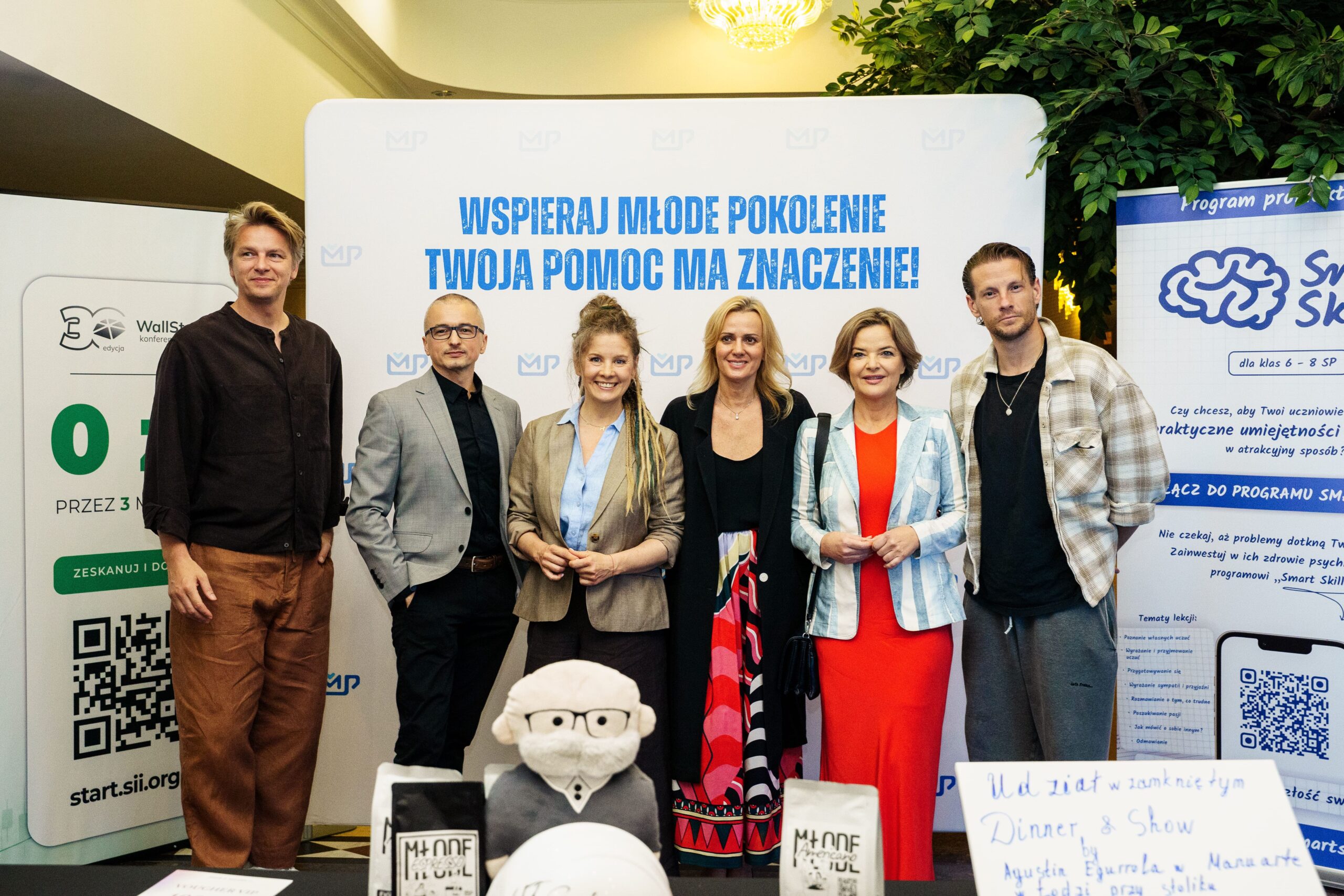 Sztuka niesie pomoc – Artyści dla Młodego Pokolenia na jubileuszowej Konferencji WallStreet 30 w Karpaczu